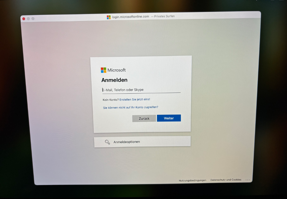 Registrieren mit uhh Mailadresse und Passwort